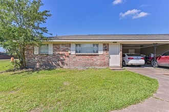 Building Photo - 610 County Rd 157