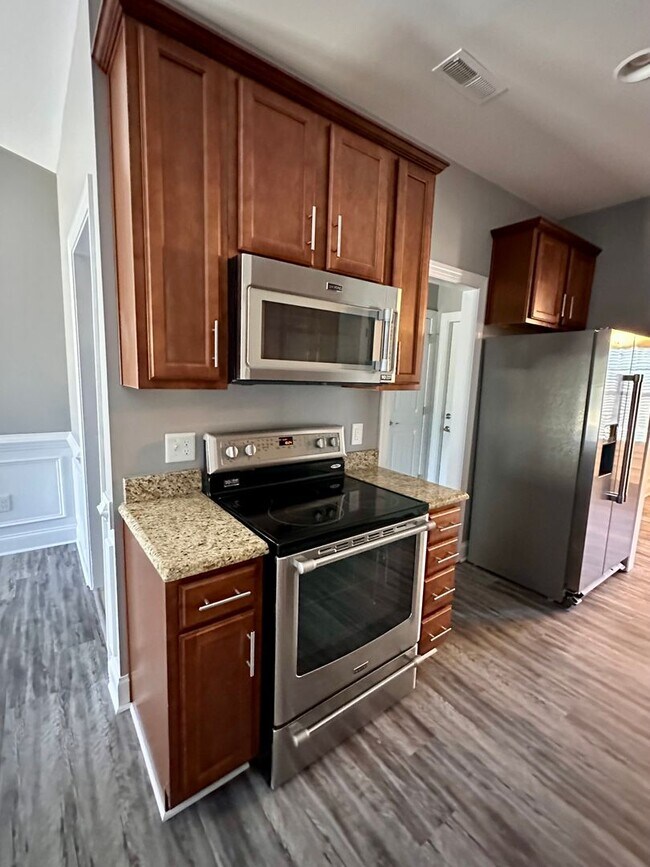 Building Photo - 1210 Stonewyck Dr