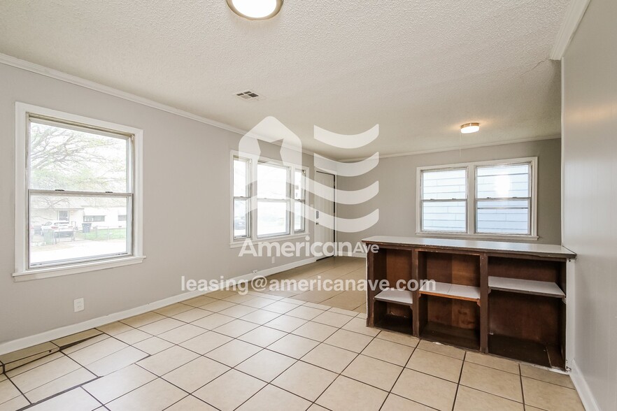 Building Photo - 1416 N Joplin Ave