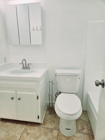 Building Photo - 8919 Longden Ave