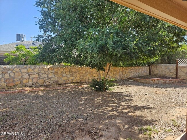 Building Photo - 11235 Kachina Dr