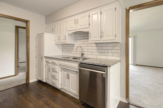 Building Photo - 10636 W 115th St
