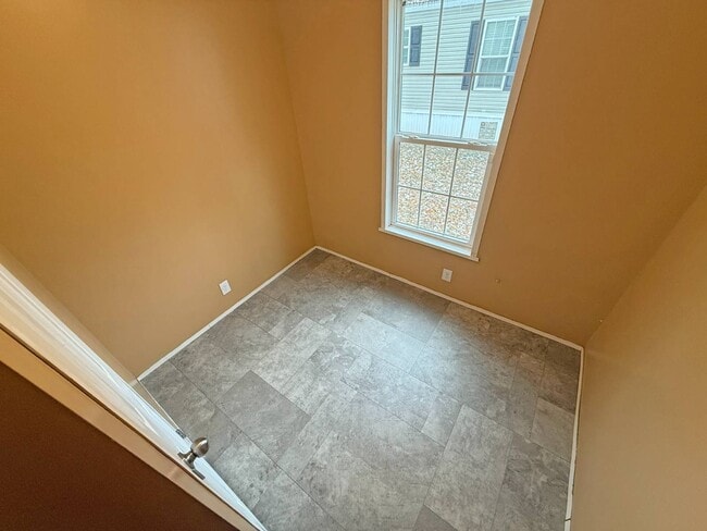 Building Photo - 2501 N Apperson Way