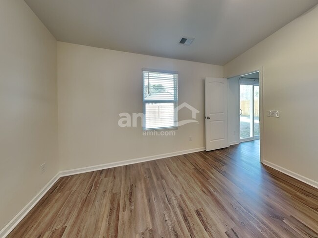 Building Photo - 1378 John Swann St