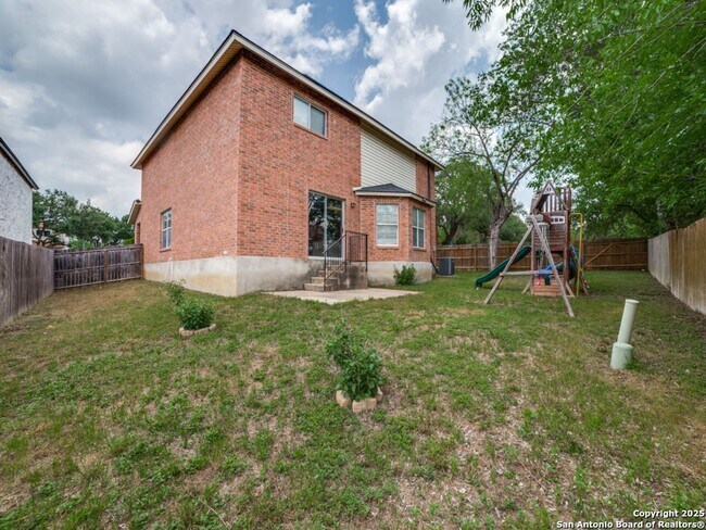 Building Photo - 3 Bedroom/2.5 Bath Northwest Crossing Subd...