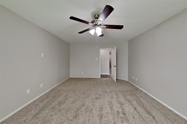 Building Photo - 15623 Ashbournne Springs Ln