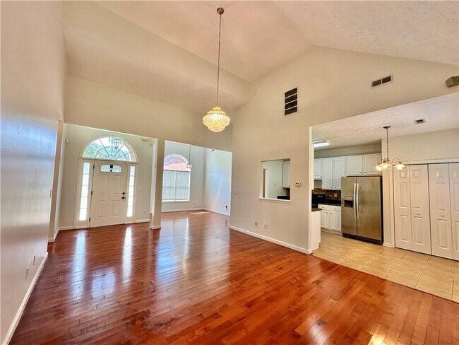 Building Photo - 1815 Jeffery Ct