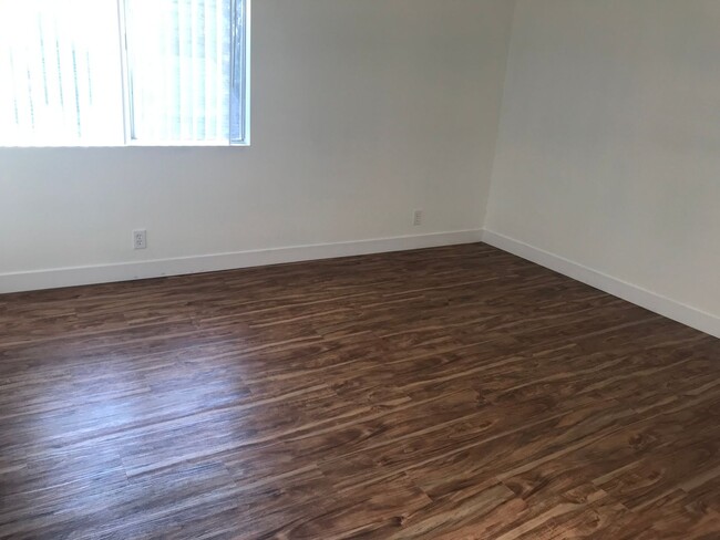 Building Photo - Garden Grove CONDO  - Available for Pre-le...