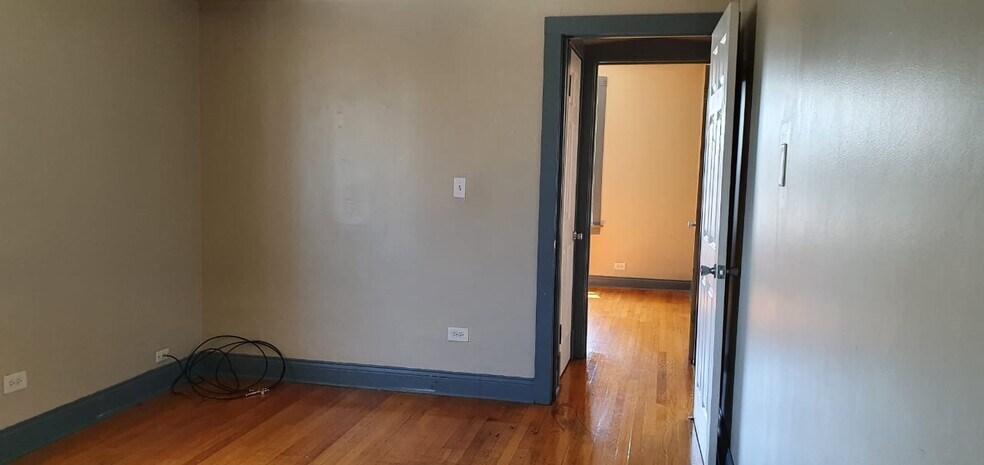 Building Photo - 4914 W 18th St