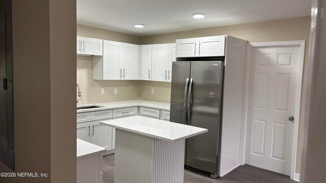 Building Photo - 5933 Jammes Rd