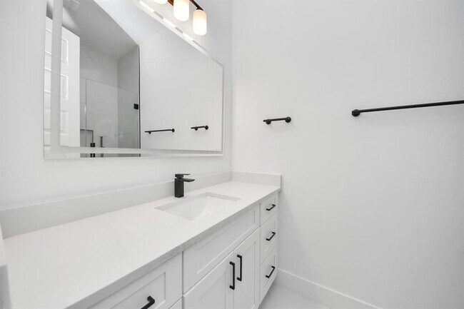 Building Photo - 8311 Venus St