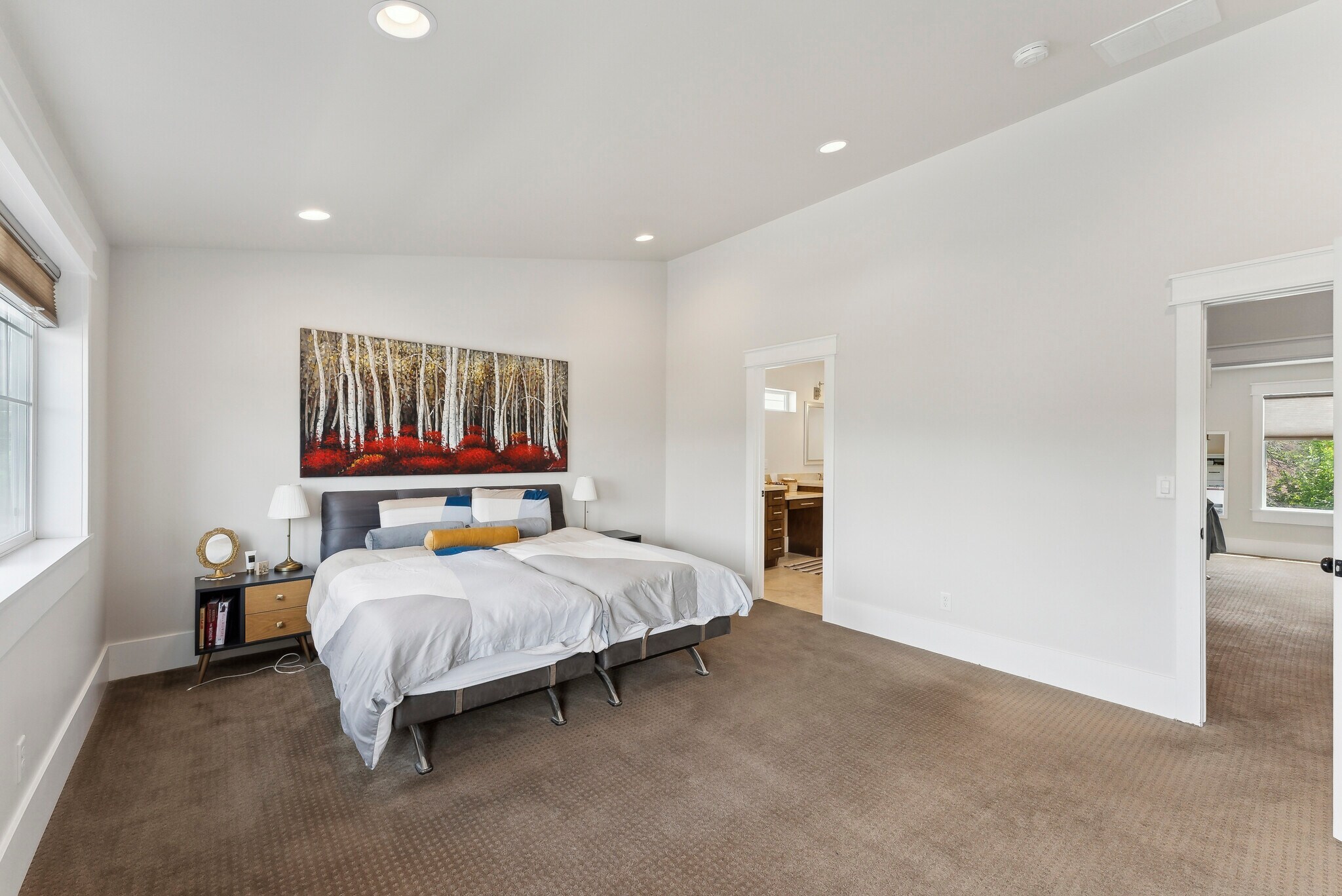 upstairs master suite - 1044 E Wood Ave