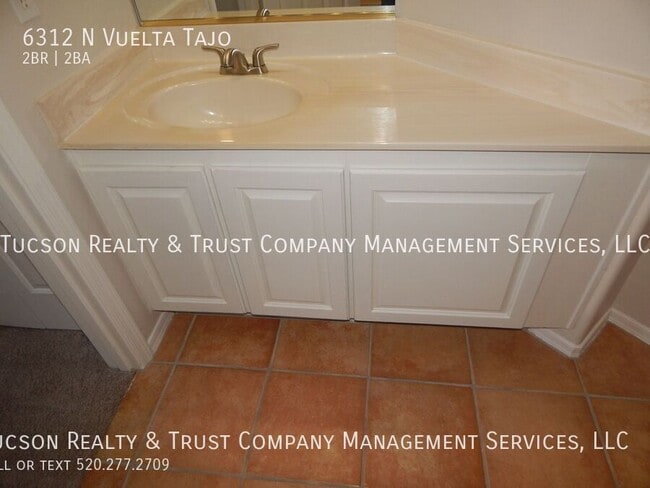 Building Photo - 6312 N Vuelta Tajo