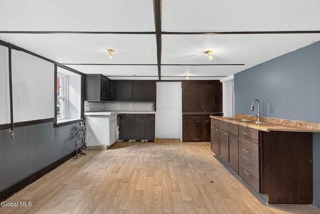 Building Photo - 58 Congress St