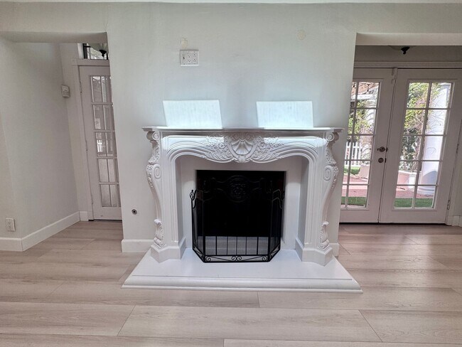 Building Photo - Beautifully remodeled 4 bedroom house in prime Woodland Hills Neighborhood