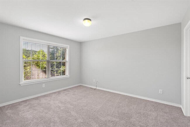 Building Photo - 2820 Mission Tejas Dr