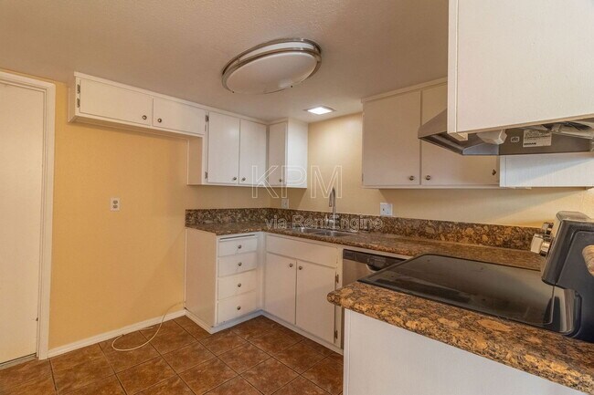 Building Photo - 5528 Sandpiper Ct