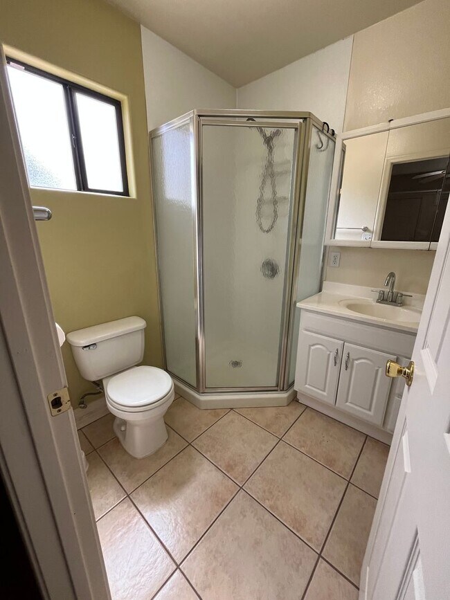 Building Photo - 6068 N Peak Cir