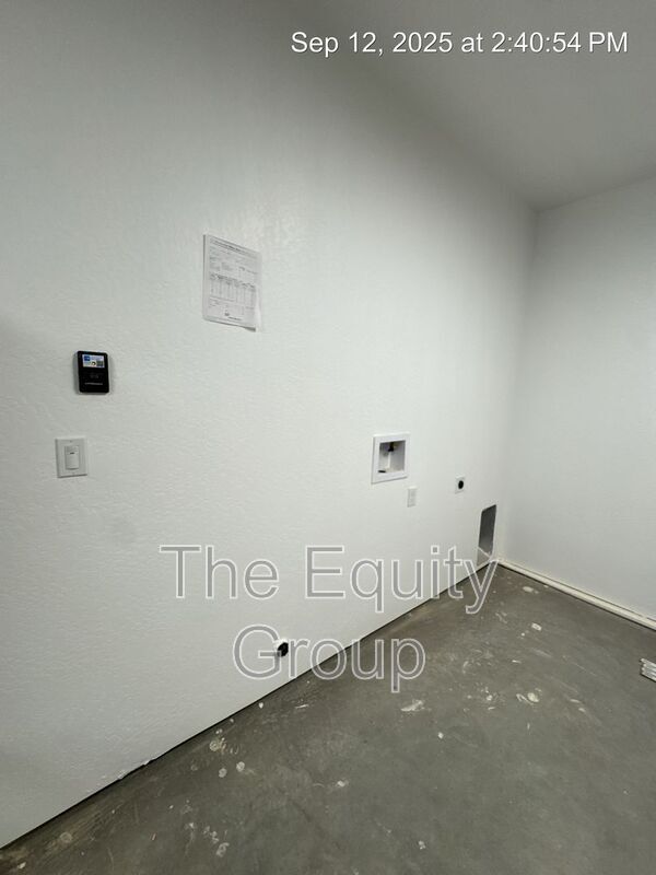 Building Photo - 3624 S County Center Dr