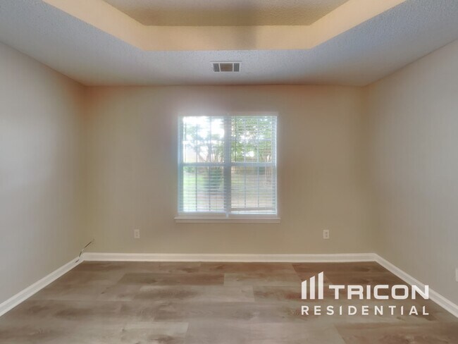 Building Photo - 5093 River Overlook Way