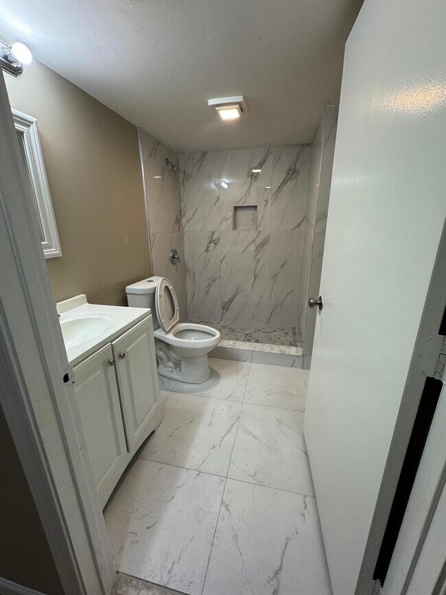 Building Photo - 5590 NW 61st St