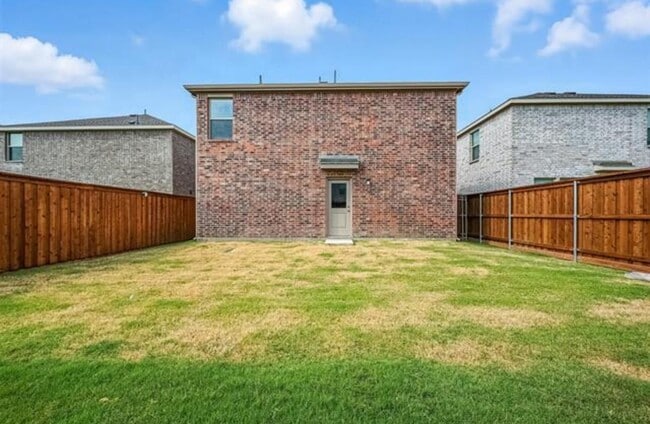 Building Photo - 205 Ashbrook St