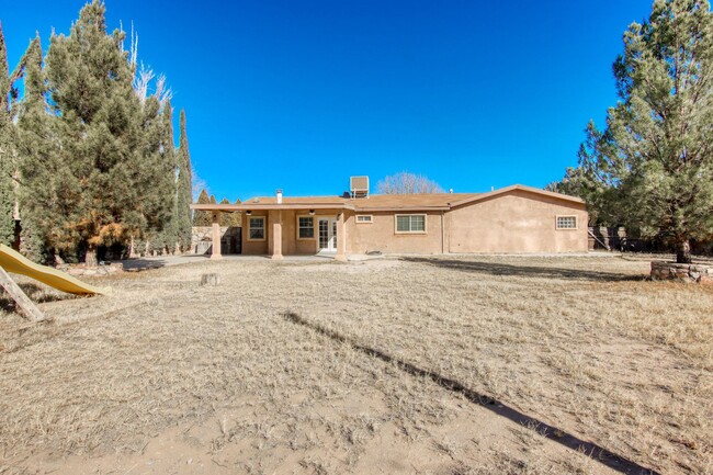 Building Photo - Beautiful East side HOME in Clin. Tx