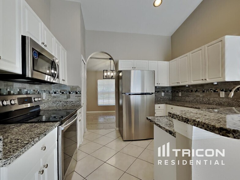 Building Photo - 1054 Valentine St