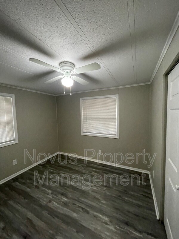 Building Photo - 60 Gees Ln