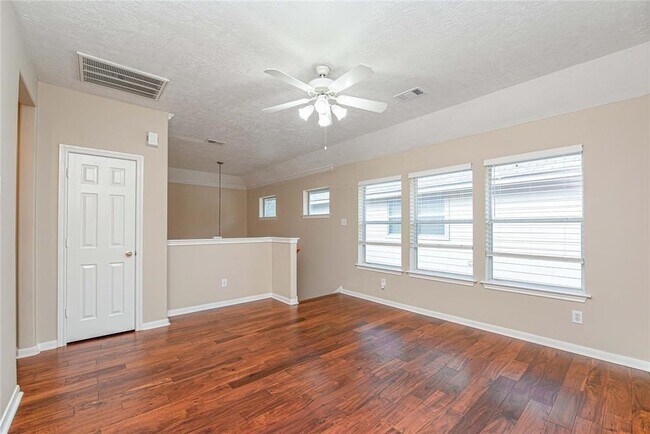 Building Photo - 143 W Burberry Cir