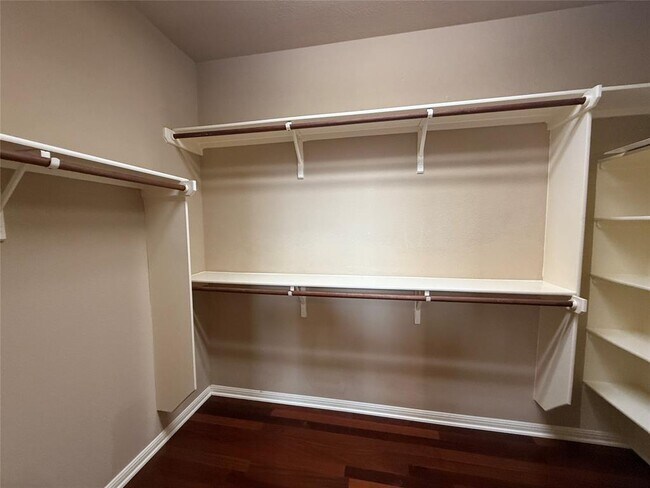Building Photo - 9301 Castle Pines Dr