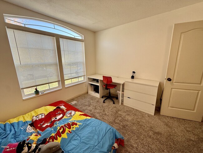 Building Photo - 8633 Chase Cir