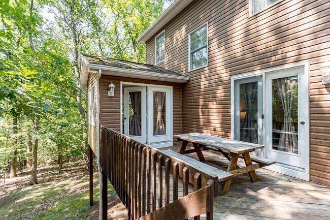 Building Photo - 3 Bedroom Home in Massanutten!!!