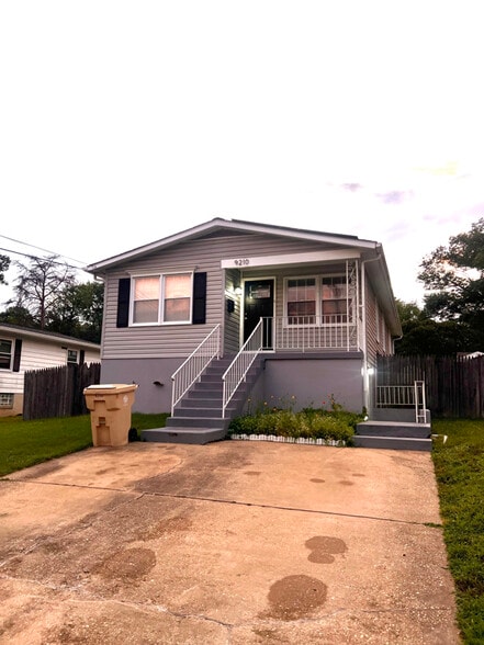 Primary Photo - 9210 Rhode Island Ave