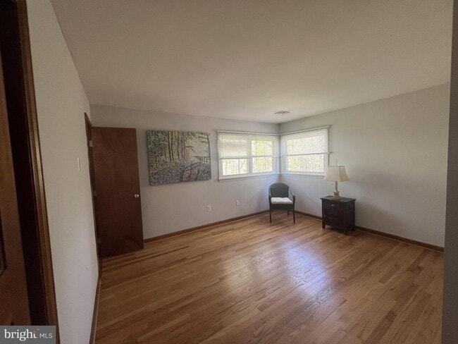 Building Photo - 5472 Merry Oaks Rd