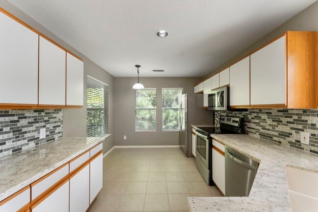 Building Photo - 17 N Spiral Vine Cir