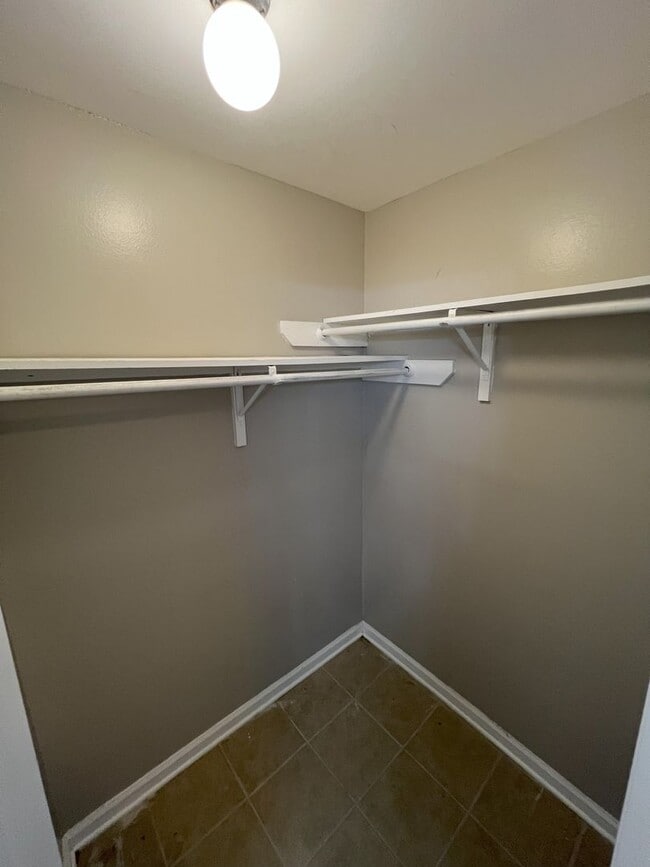 Building Photo - Charming updated 3 bedroom, 2 bath home in...