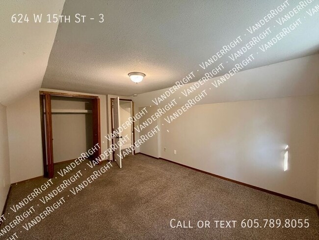 Building Photo - 624 W 15th St
