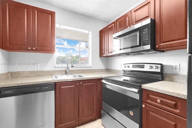 Building Photo - 400 NW 65th Ave