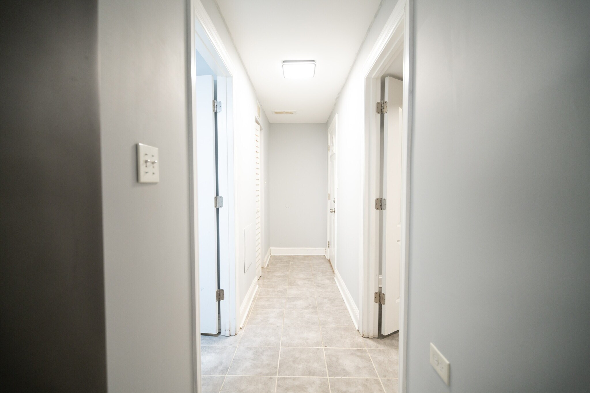 Building Photo - 7522 S Langley Ave