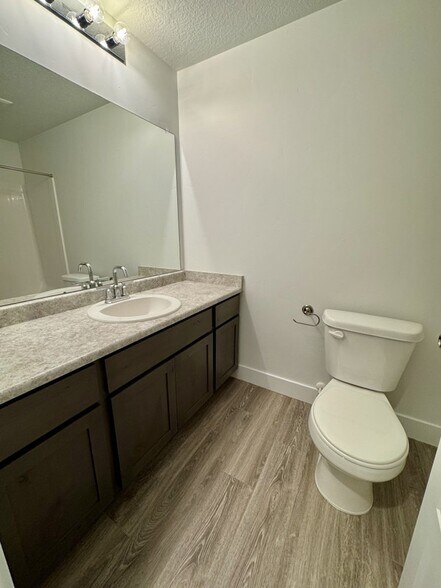 Building Photo - 1131 High Plns Dr