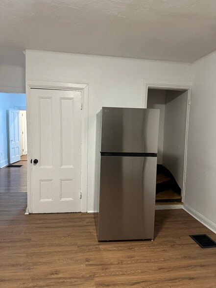 Building Photo - 15 Barrett St