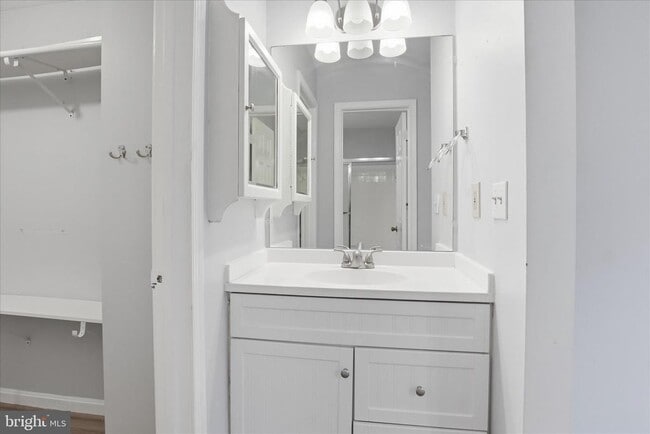 Building Photo - 6105 Castletown Way