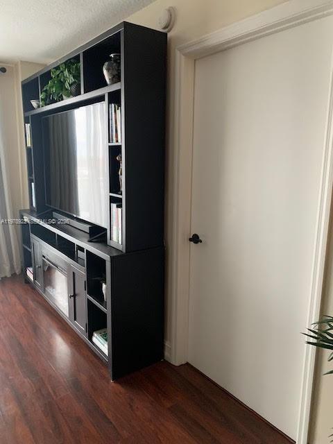 Building Photo - 6917 Collins Ave