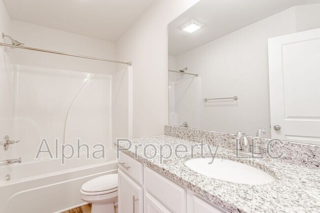 Building Photo - 502 Milbury Way