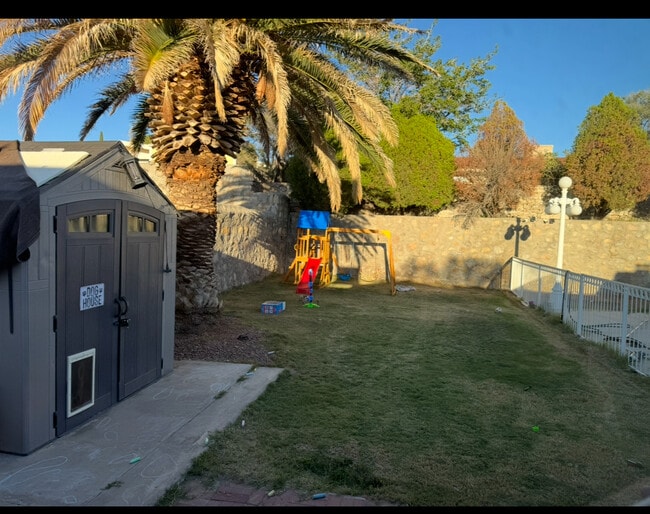 Building Photo - 6437 Dawn Dr