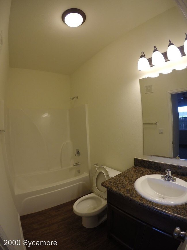 Building Photo - 2000 Sycamore Ave