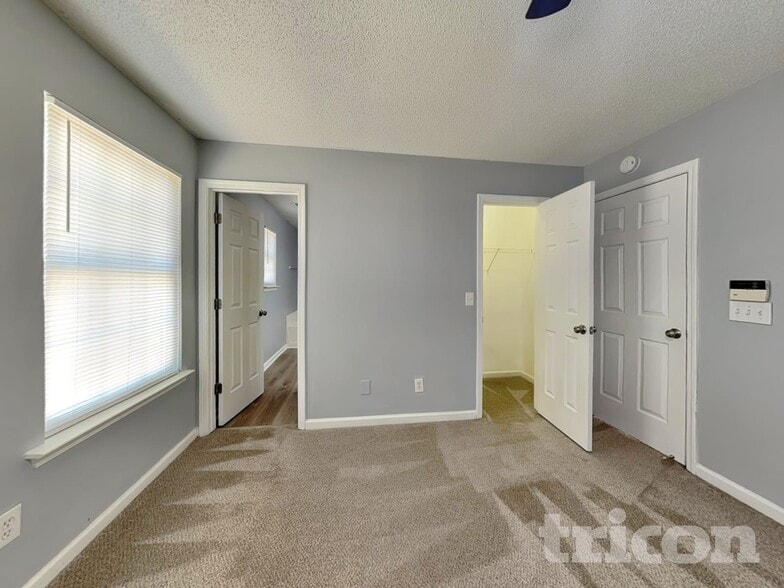 Building Photo - 245 Longview Dr