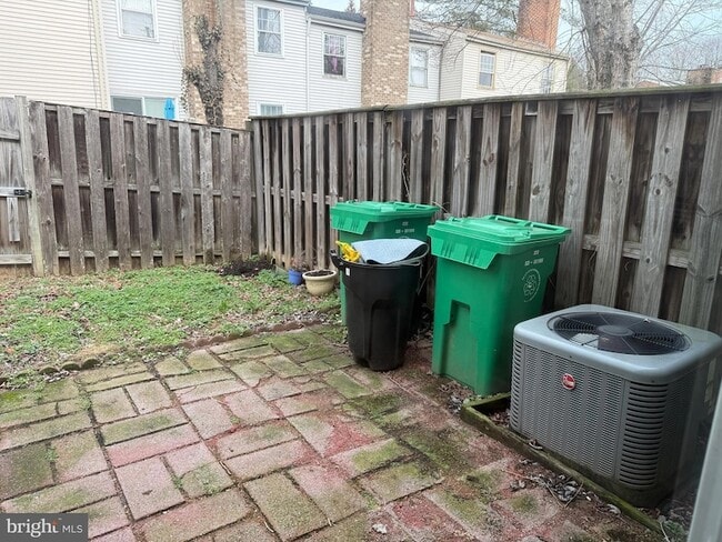 Building Photo - 9 Autumn Hill Way