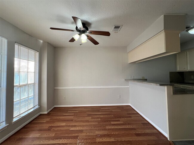 Building Photo - 11507 Meadow Ln